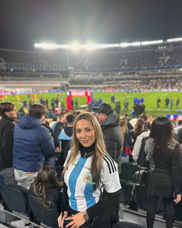 FOTO Bujna Argentinka upala u hotel omiljene ekipe i ostvarila san. Samo, zaboravila je nešto