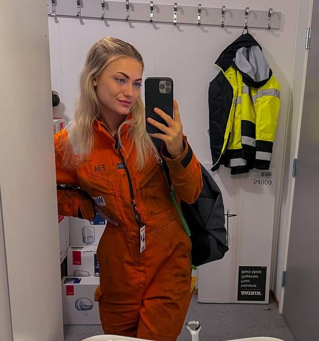 FOTO Plavokosa ljepotica radi na naftnoj platformi: Ljude to šokira! Dižem se u četiri ujutro