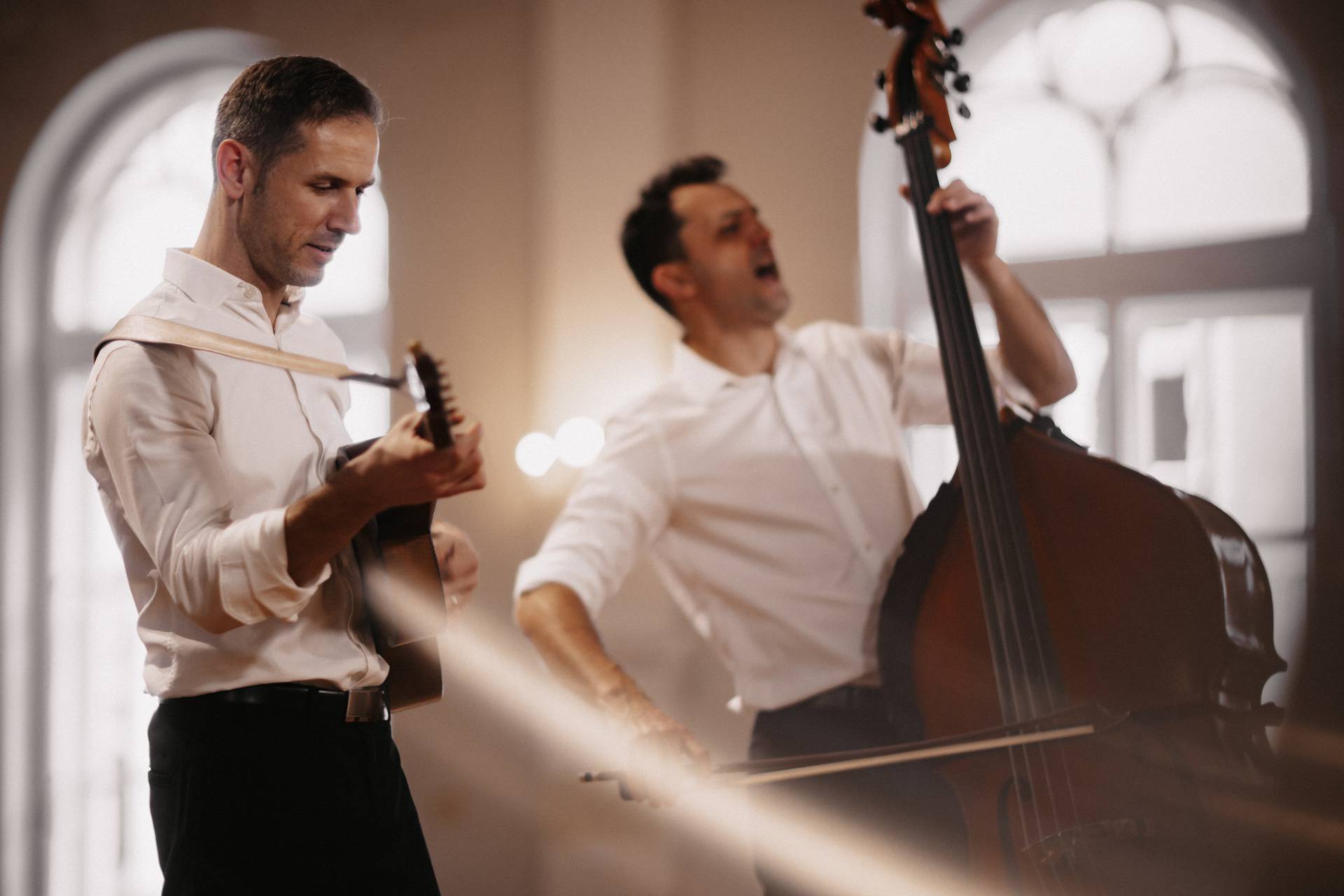 Glazbeni duo Hojsak & Novosel predstavio je svoj novi album inspiriran tradicijskom glazbom