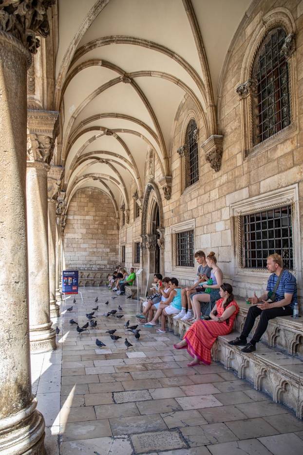 Broj turista u Dubrovniku još se uvijek ne smanjuje
