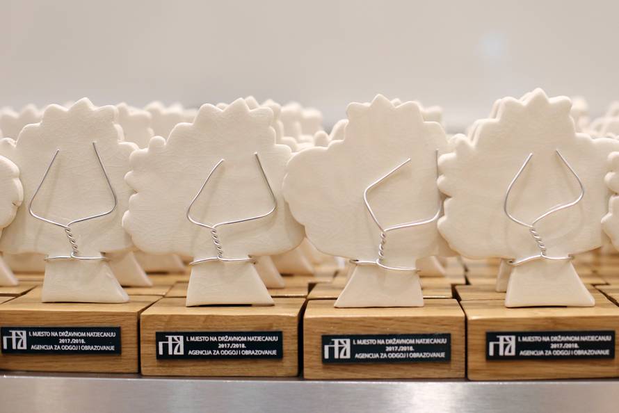 Najbolji učenici bez priznanja, neće dobiti Oskare znanja