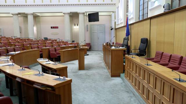 Zagreb: Sabornica prazna namanje mjesec dana, zastupnici idu na odmor