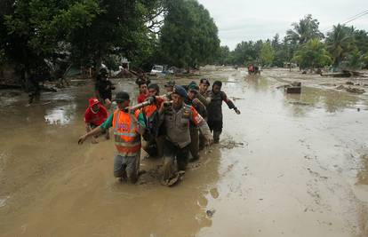 Poplave raselile stotine ljudi, najmanje 16 mrtvih u Indoneziji
