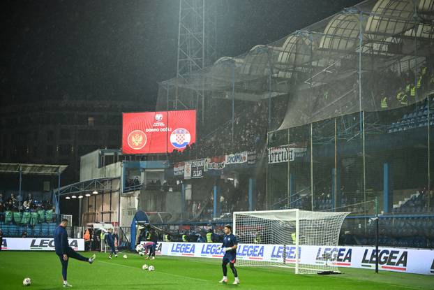 Podgorica: Navija&ccaron;i na tribinama prate utakmicu Crna Gora - Hrvatska