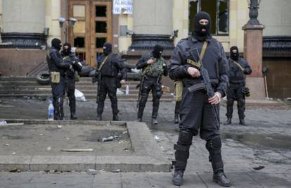 Napetost raste: Pobunjenici pucali na policajce u Ukrajini