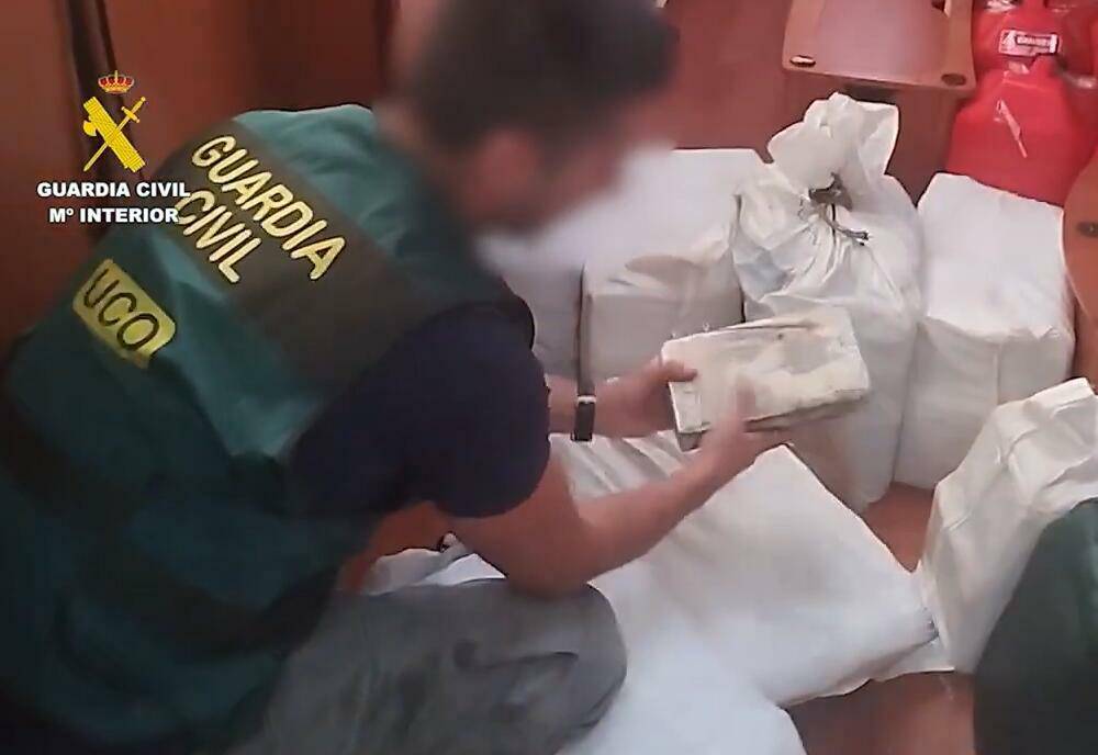 VIDEO Hrvat i Srbin uhićeni kod Kanarskih otoka, policija zaplijenila 700 kg kokaina