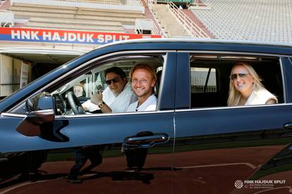 FOTO Što voze 'vatreni'? Modrić ima Bentleya i sponzorski BMW, Dalić je dobio poklon iz Emirata