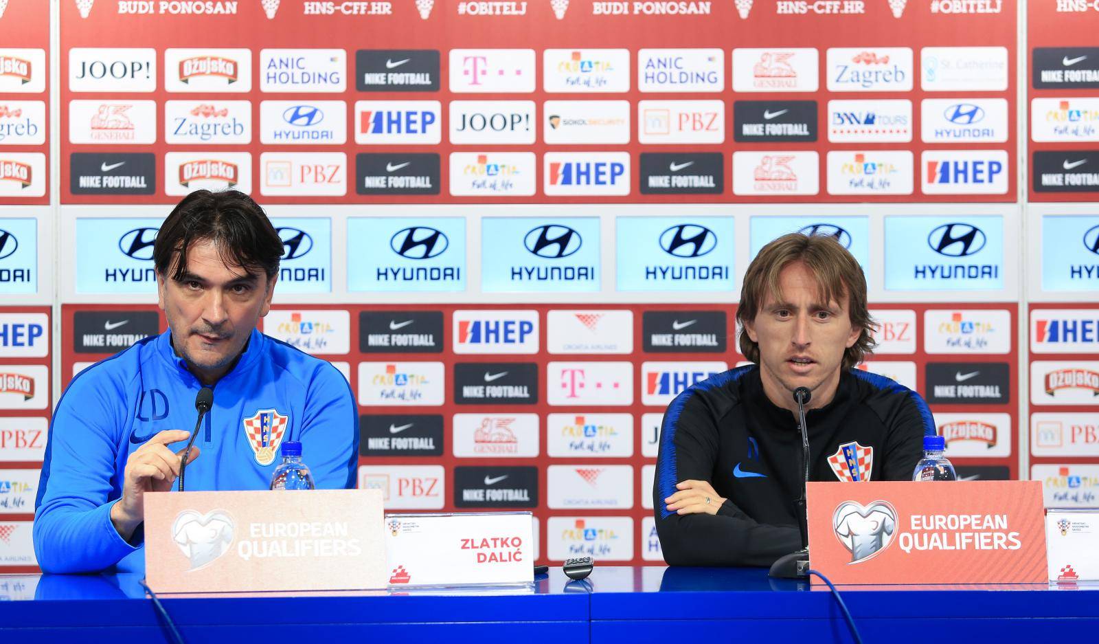 Zagreb: Na maksimirskom stadionu odrzana je konferencija hrvatske reprezentacije