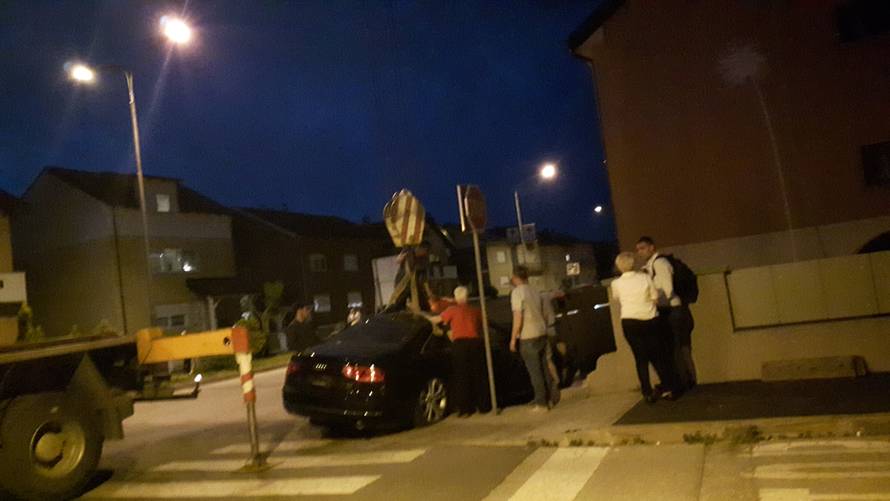 Demolirao Audi: Pijani vozač autom probio betonsku ogradu