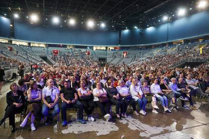 Zagreb: Amira Medunjanin održala koncert u Areni Zagreb