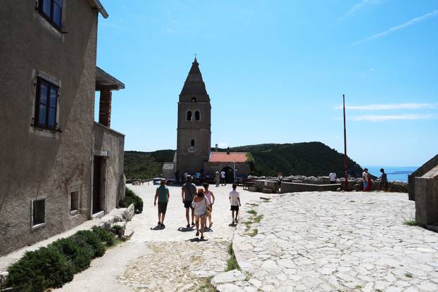 Lubenice, mjesto na Cresu s dva stanovnika