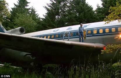 SAD: Avion Boeing 727 usred šume preuredio u svoj dom 