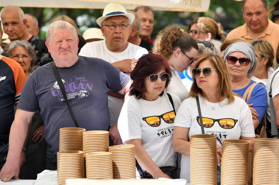 Skradin: Tradicionalna podjela graha na Skradinskom buku