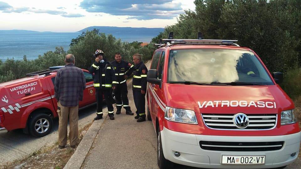 Ovo su heroji koji se bore s vatrenom stihijom kod Tučepa