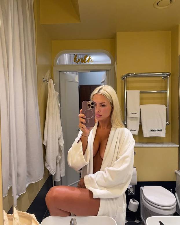 FOTO Može se i bez OnlyFansa! Zavela je milijune savršenim tijelom koje pokazuje na plaži