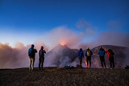 FOTO Spektakularni prizori iz Italije: Erupcija vulkana na Etni