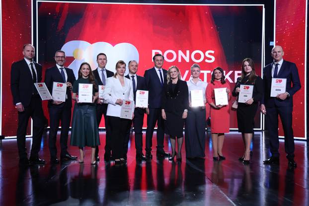 Partneri projekta Ponos Hrvatske u društvu Gorana Gavranovića, direktora 24sata, i Marcele Rukavine, direktorice prodaje 24sata