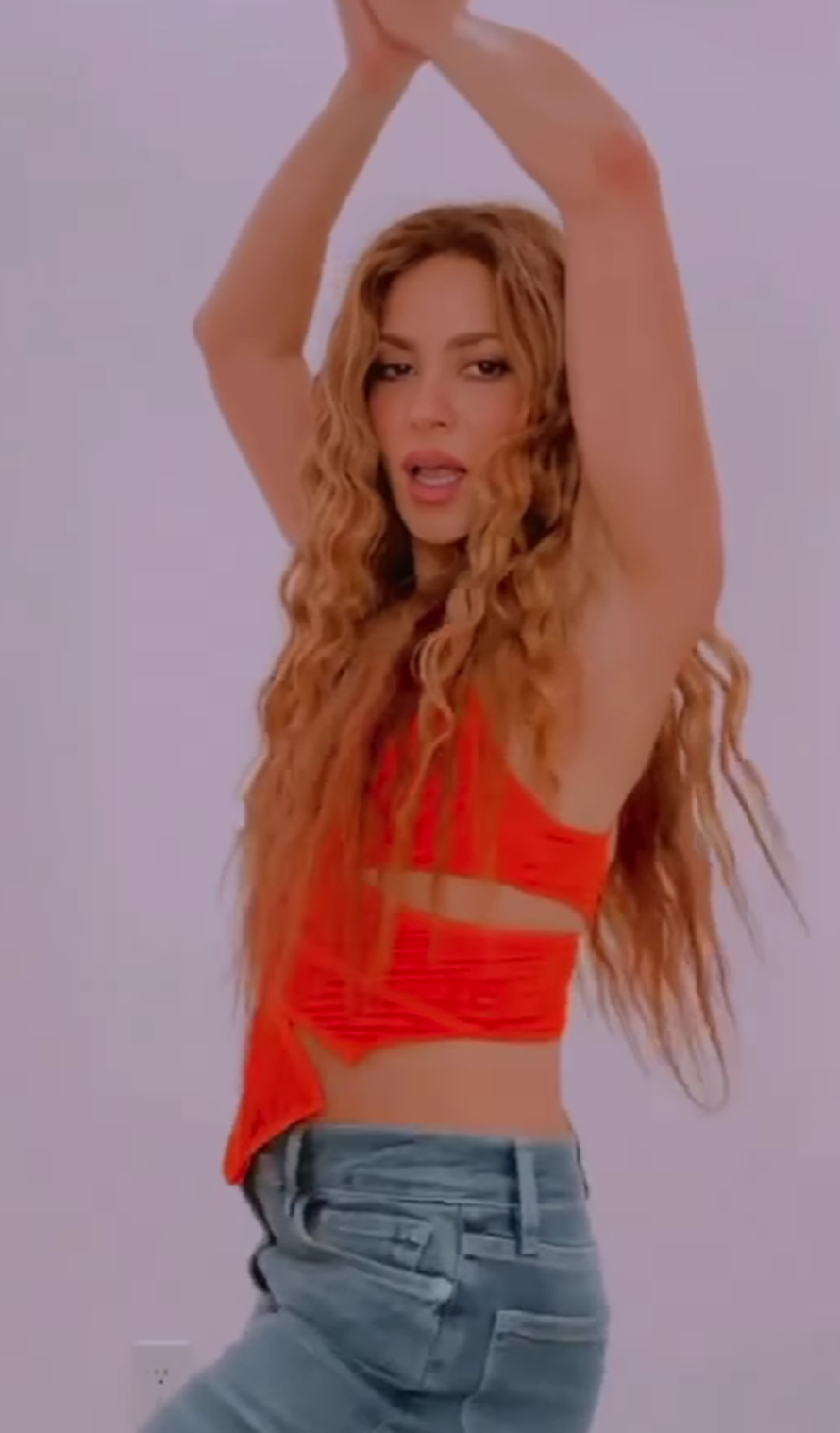 Dok Piqueova Clara sunča guzu, Shakira svojom trese i plesnim pokretima oduševljava fanove