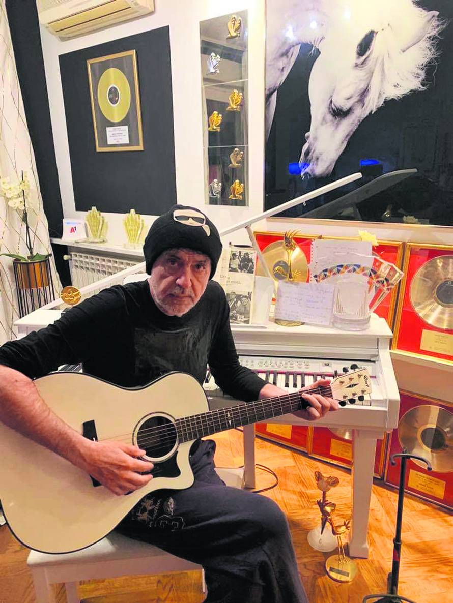 Rajko Dujmić ostavio je tajne pjesme: 'Bilo mi je teško kad sam mu čula glas. Boljelo je'