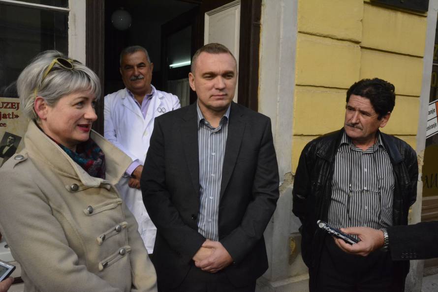 Najstarija brijačnica u Slavoniji ponovno je otvorila svoja vrata