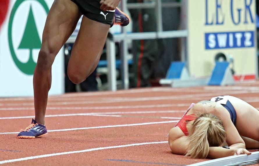 Prevarili ih: Dobili ovrhu zbog struje, a imaju jednu žarulju...