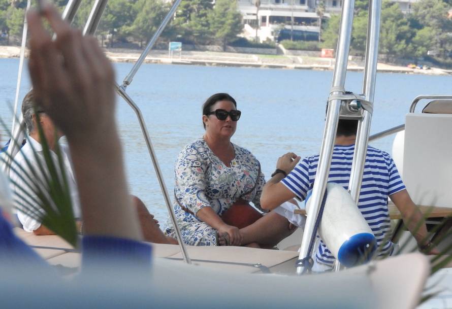 Na Visu je i 'Dr. Who': Zvijezde uživaju na suncu s bližnjima