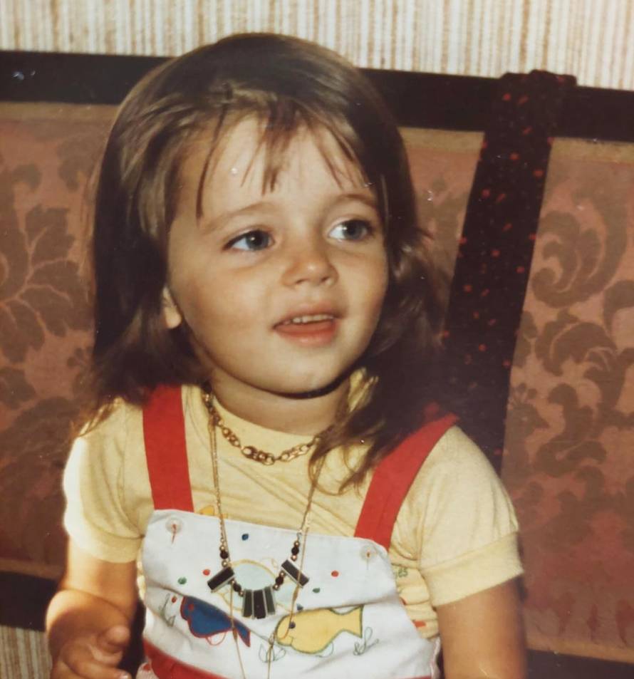 Znate li tko je ovo? Odselila je iz Hrvatske zbog karijere, našla je ljubav i prošle godine rodila...