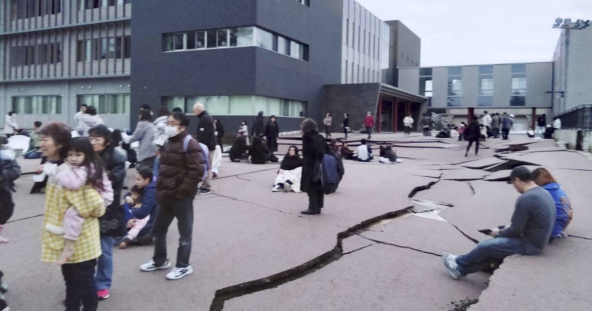 Four People Killed in Earthquake in Ishikawa, Japan