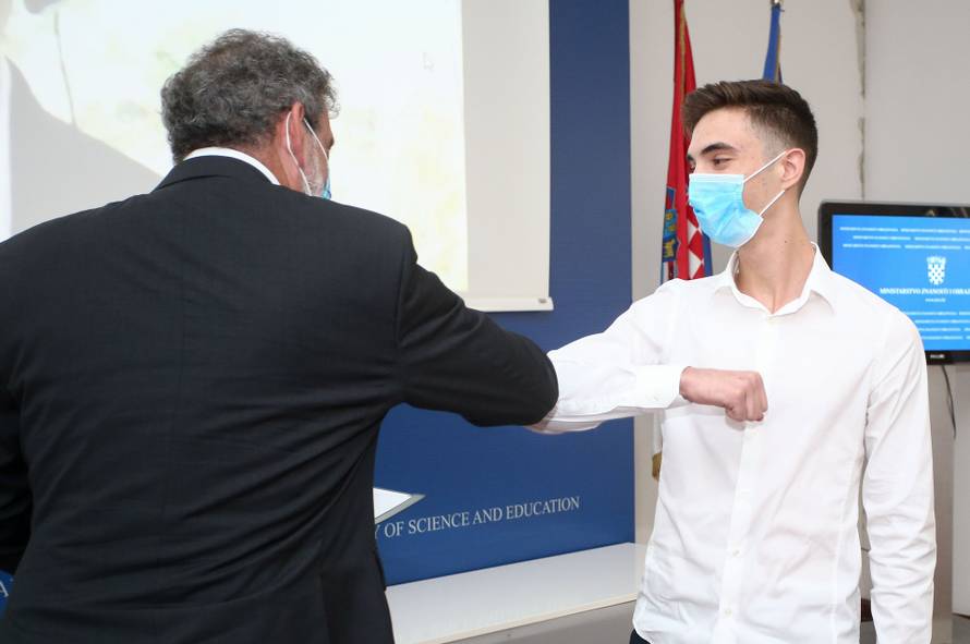 Nagrade Sakač i Soljačić: Troje maturanata dobilo 5000 eura i 5000 dolara za najbolje mature