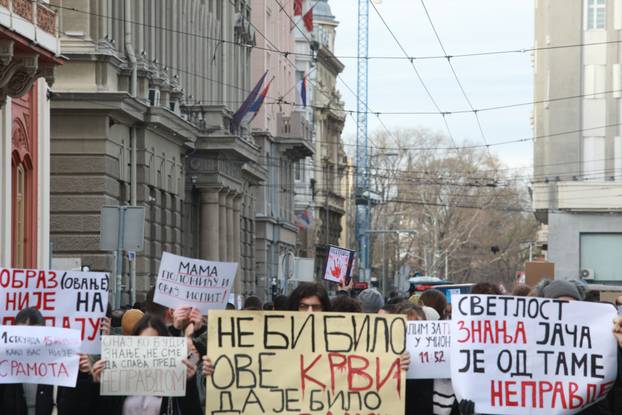 Beograd: Studenti beogradskog Sveučilišta ponovno blokirali promet ispred Rektorata