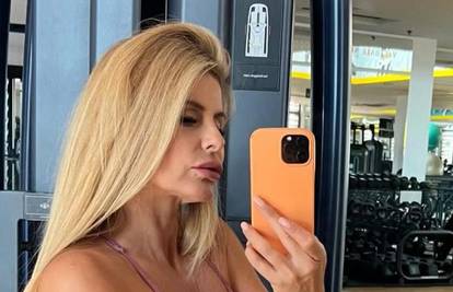 Mama Renata utegnula se u mini ružičasti kompletić pa pokazala kako započinje tjedan