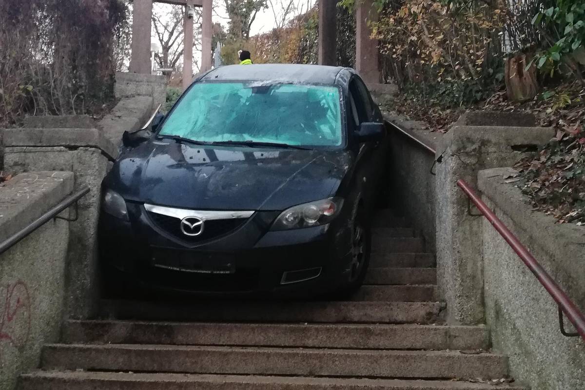 Kamera je snimila auto koji je za Novu 'letio' Schlosserovim