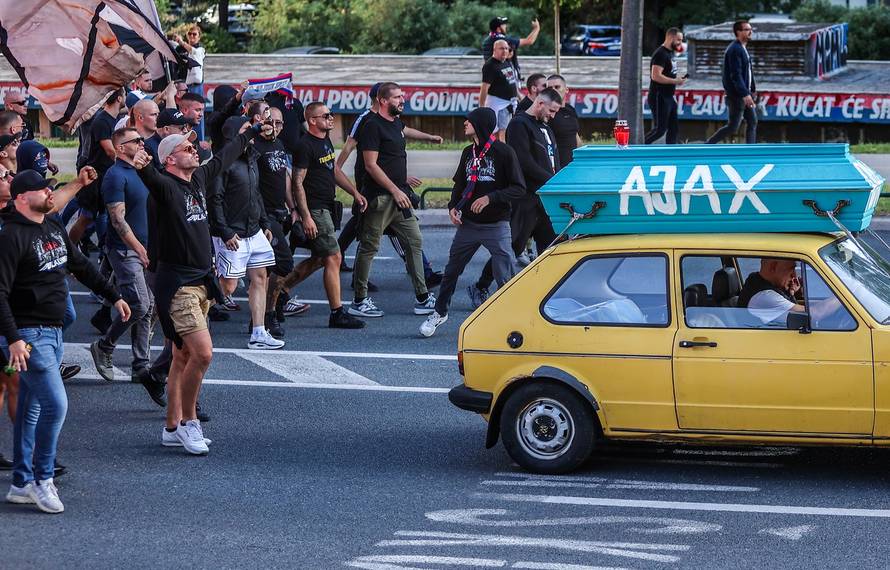 Split: Korteo Torcide prema stadionu Poljud