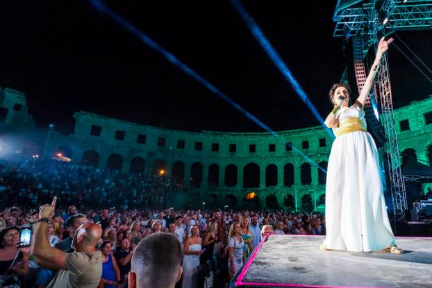 FOTO Doris Dragović slavi 65. rođendan: Pogledajte kako se diva mijenjala kroz godine