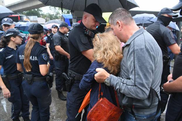 Beograd: Žandarmerija spriječila blokadu Beogradskog sajma, troje privedenih