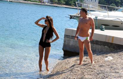 Prvi put: Boris Kosmač na plaži u kupaćim gaćicama