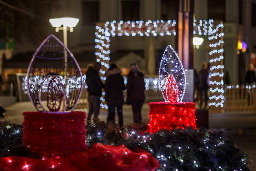 Advent u Slavoniji i Baranji: Bal lipicanaca, virtualne igre...