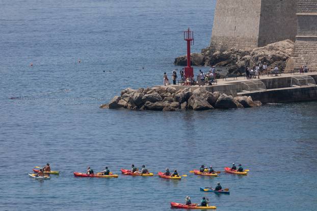 Dubrovnik:  Pune plaže i turističke gužve u gradu