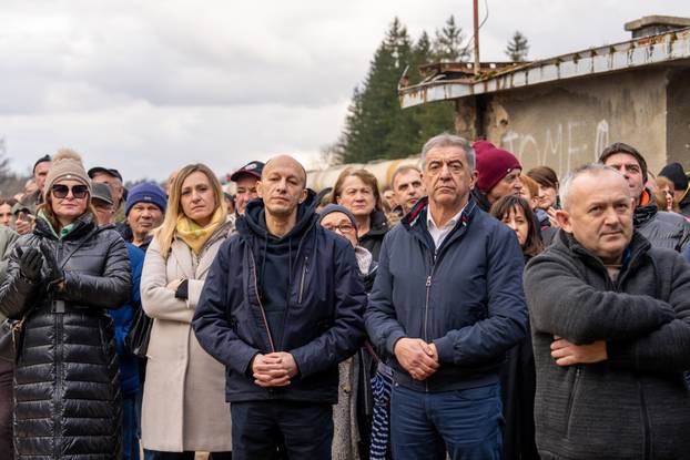 U Gospiću održan prosvjed radi odlaganja opasnog otpada 