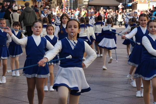 FOTO Najslađa galerija danas - Riječkim karnevalom prošetalo tisuće maškara