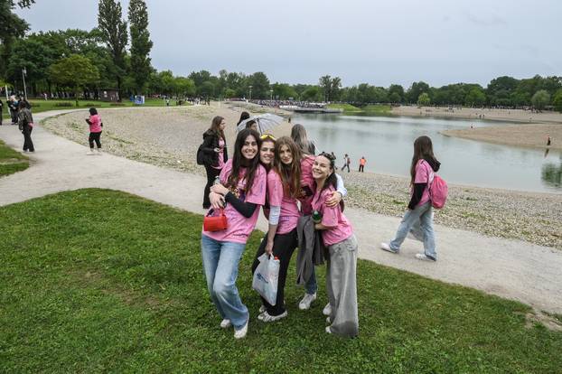 Zagreb: Kiša nije spriječila učenike da proslave kraj školovanja na Bundeku