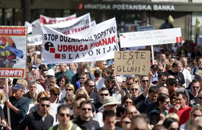 Na prosvjed Udruge Franak u Zagrebu došlo je 20.000 ljudi