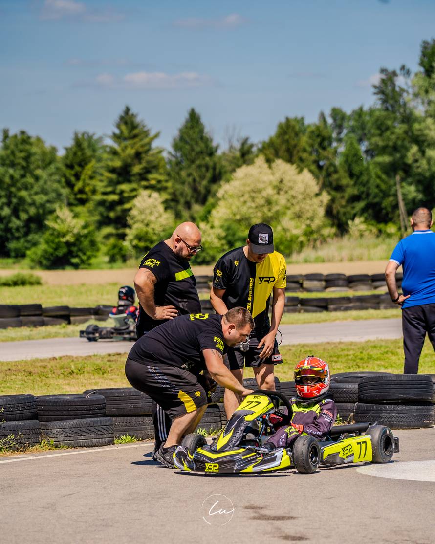 Hrvatski karting dobiva novu zvijezdu: Ivan Janičijević (11) oduševljava rezultatima...