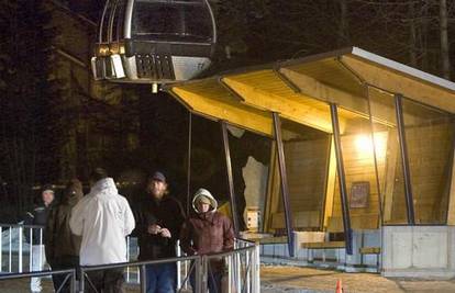 Drama na skijalištu: Satima su ostali zarobljeni u gondolama