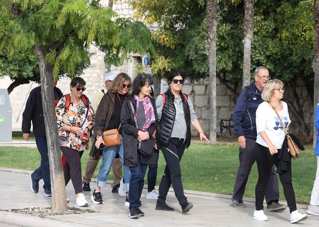 Šibenik prepun grupa turista