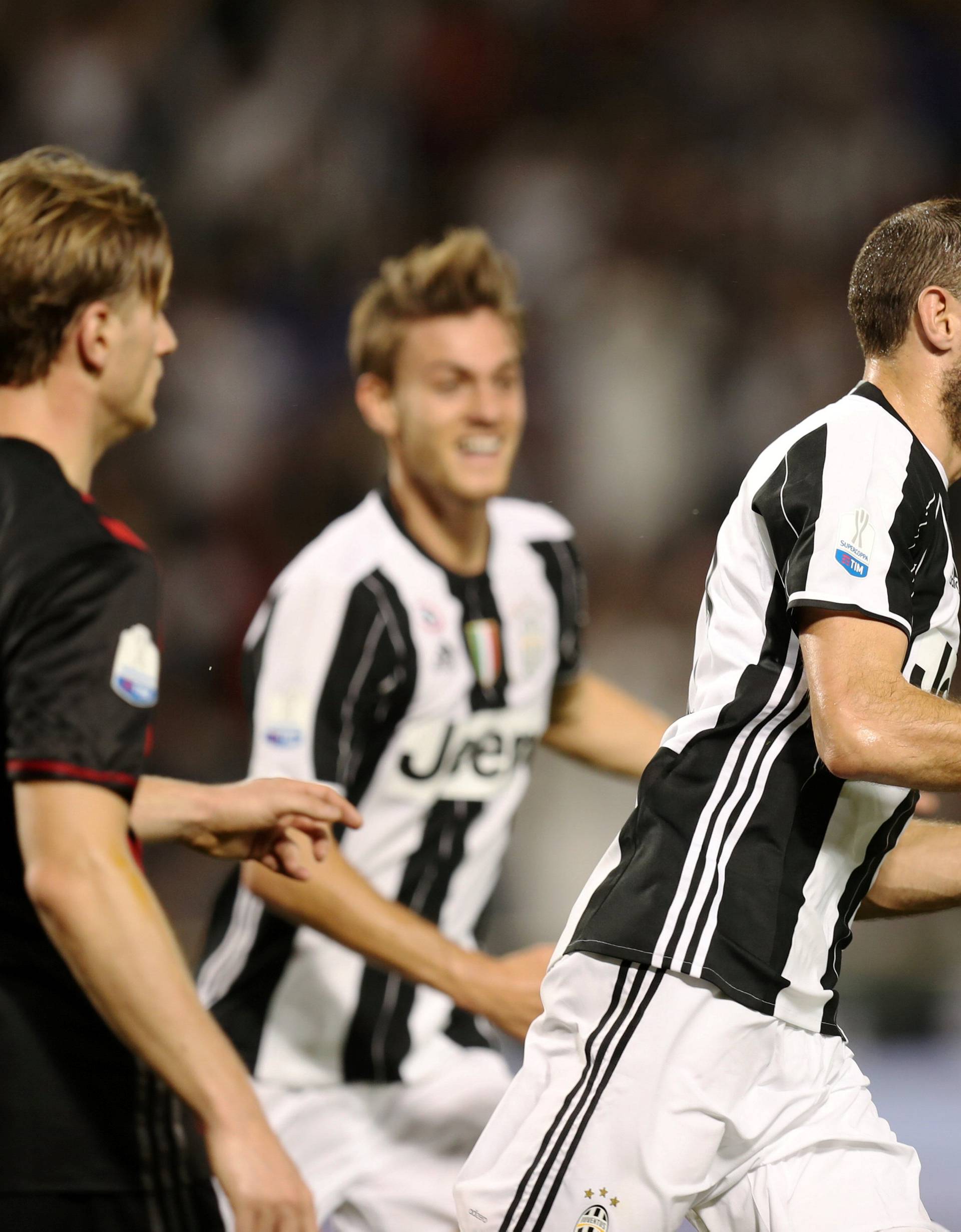 Football Soccer - Juventus v AC Milan - Italian Super Cup Final