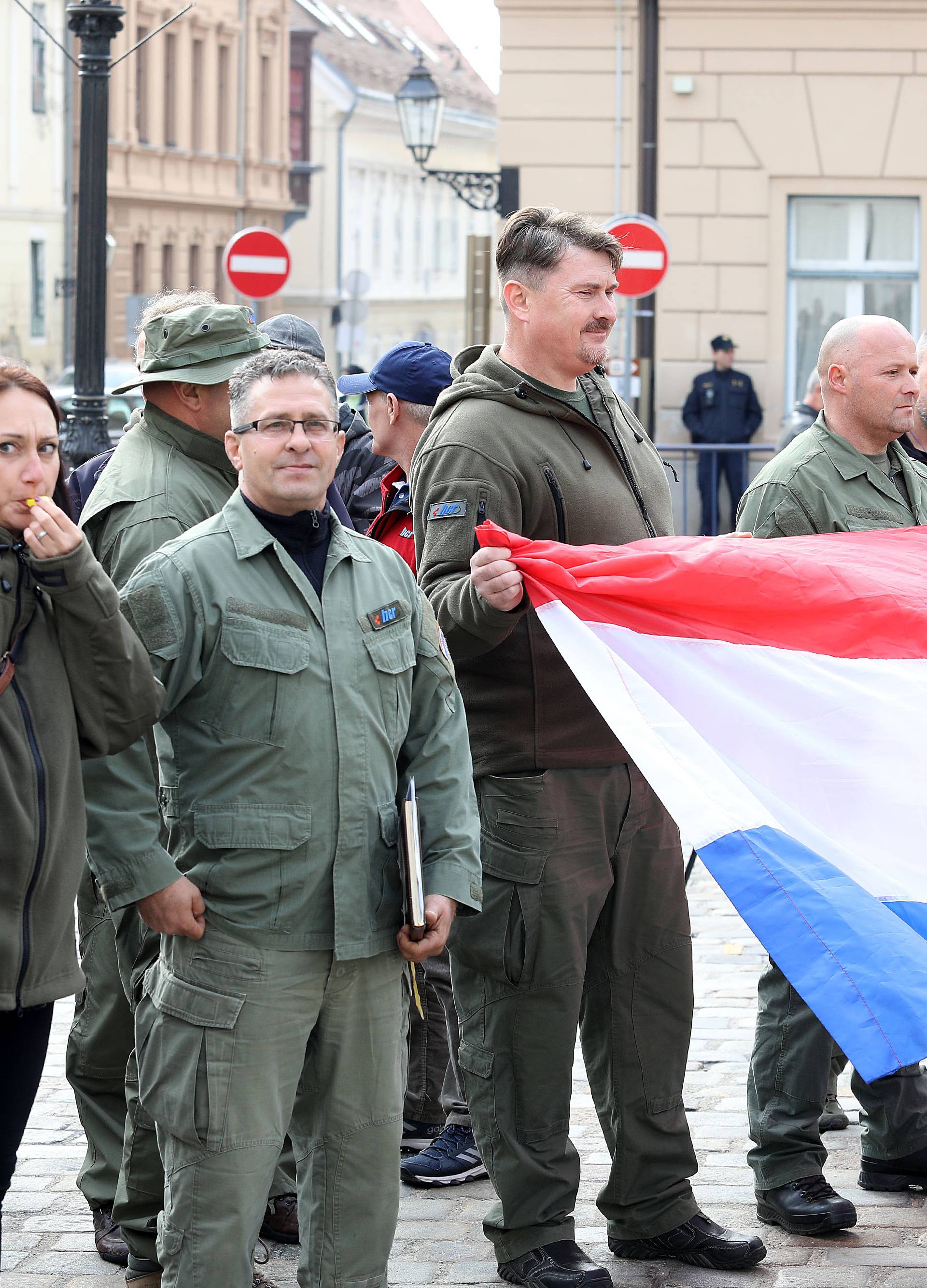 Zagreb: Prosvjed pirotehniÄara na Trgu svetog Marka