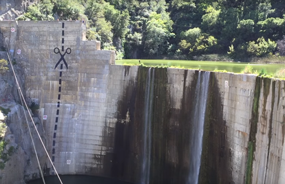 Skok s brane visoke 35 metara zaledit će vam  krv u žilama