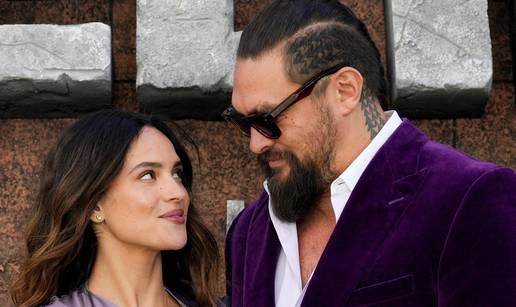 Jason Momoa s djevojkom je zablistao na premijeri filma: Razmjenjivali su nježne poglede