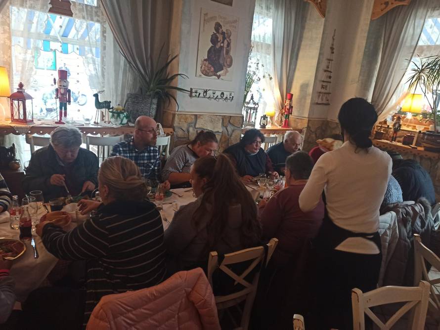 Nepoznati dobročinitelj počastio ručkom beskućnike u Rijeci: 'On je htio da jedemo sve najbolje!'